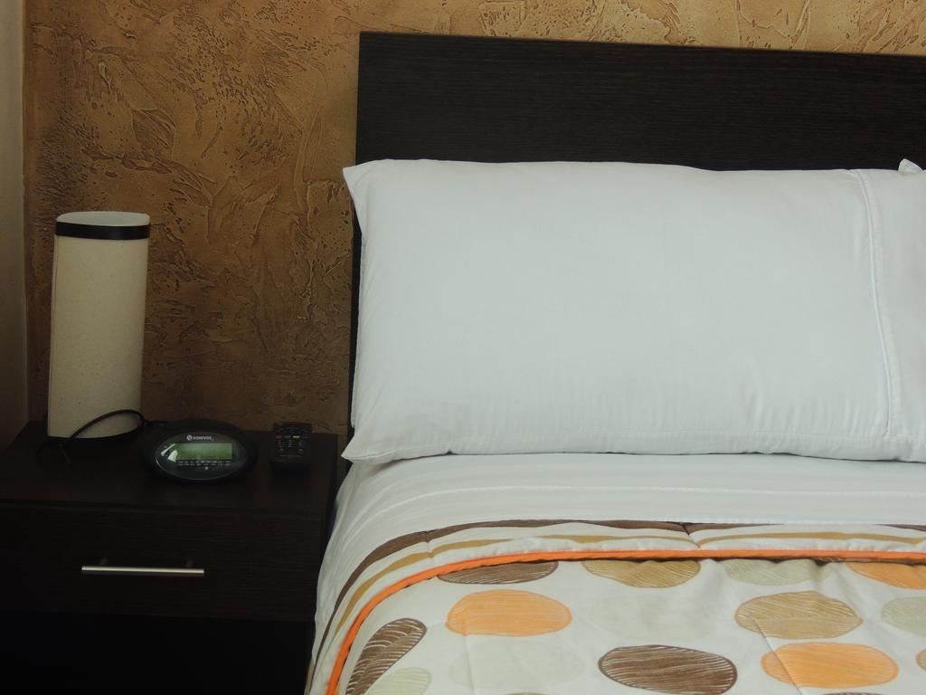 Titan Hotel & Spa Bogotá Chambre photo