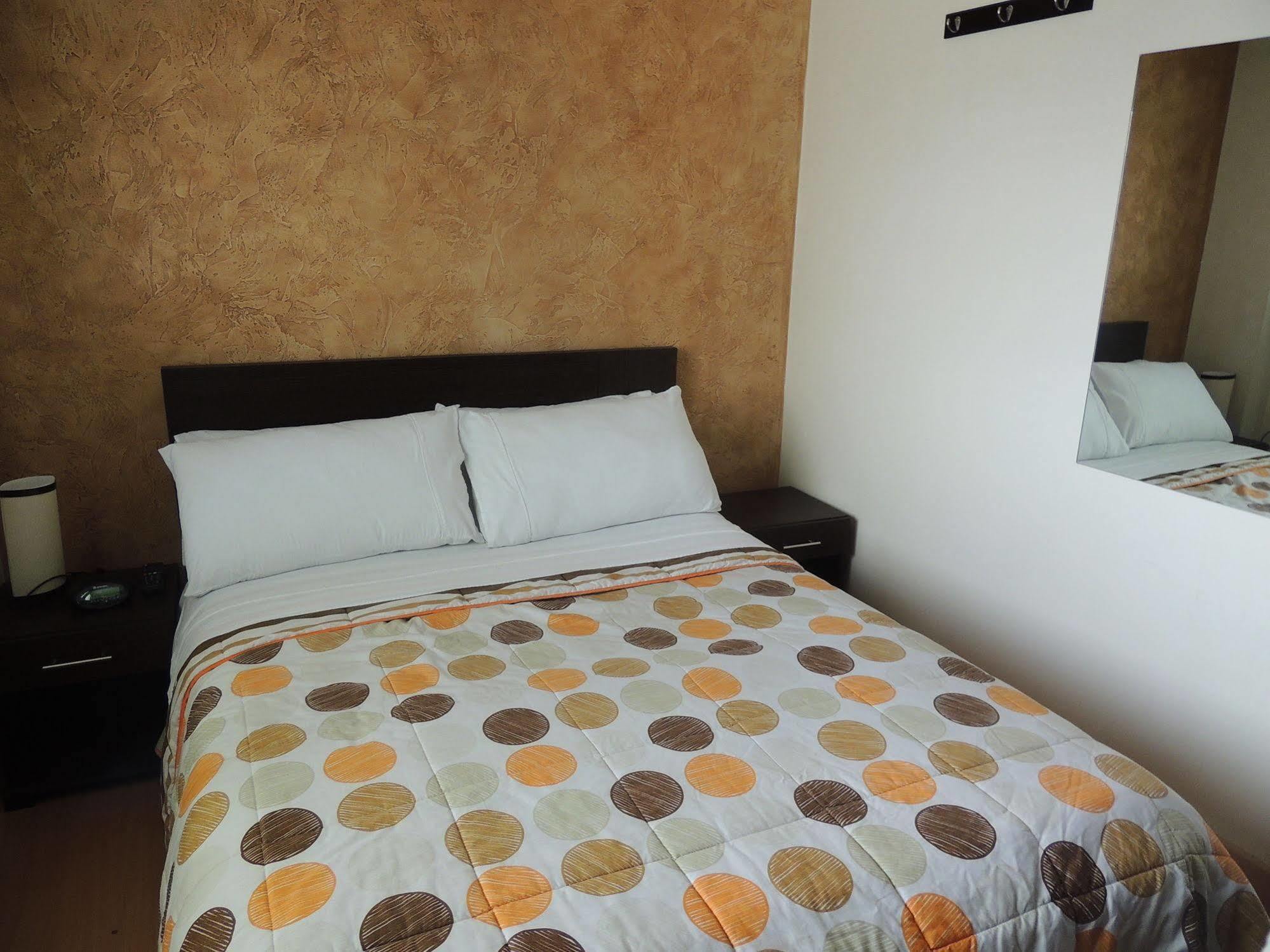 Titan Hotel & Spa Bogotá Extérieur photo